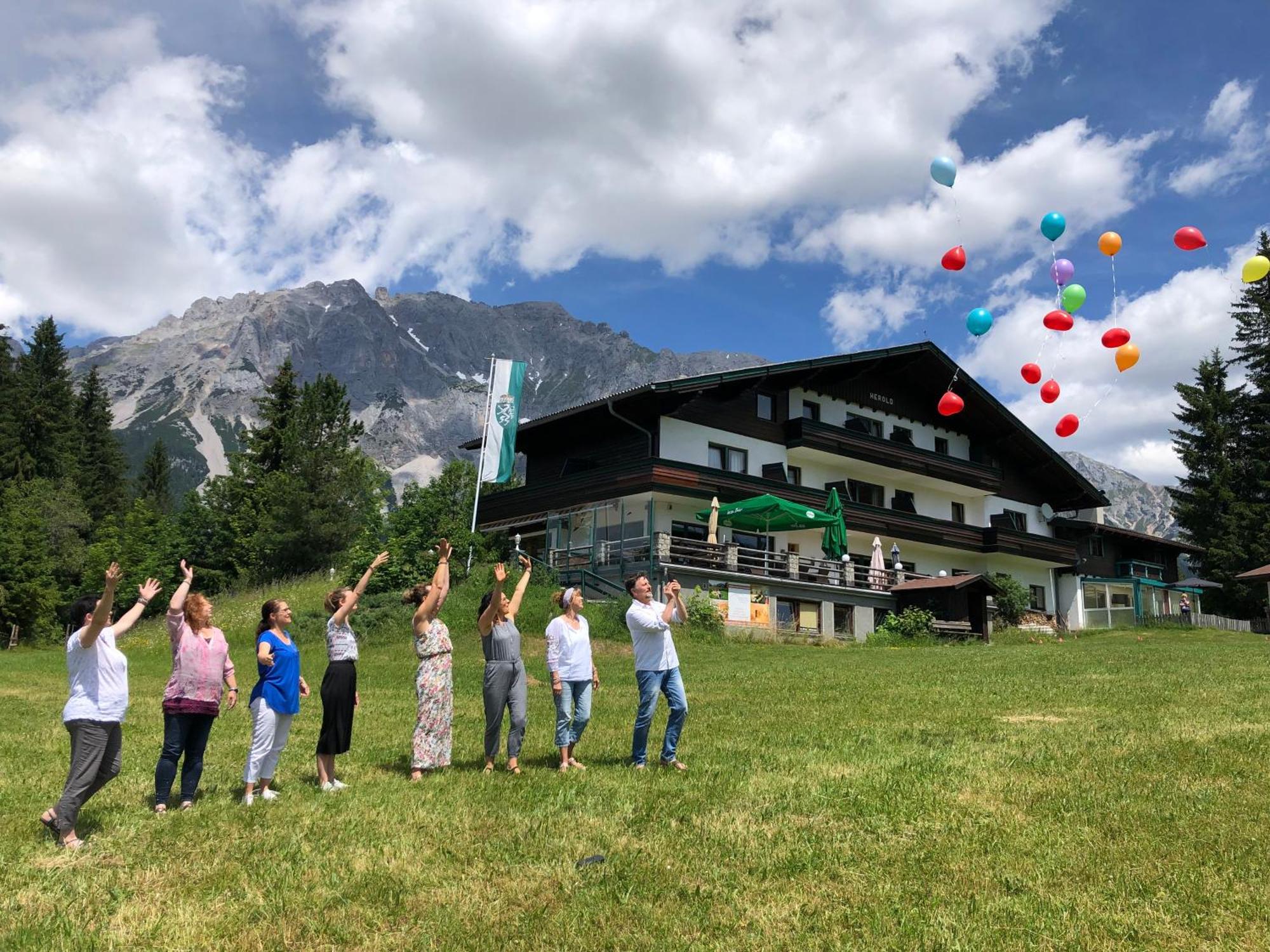 Kraftplatz Am Dachstein - Herold - Fuer Ruhesuchende Und Sportlich Aktive Ramsau am Dachstein Exteriör bild